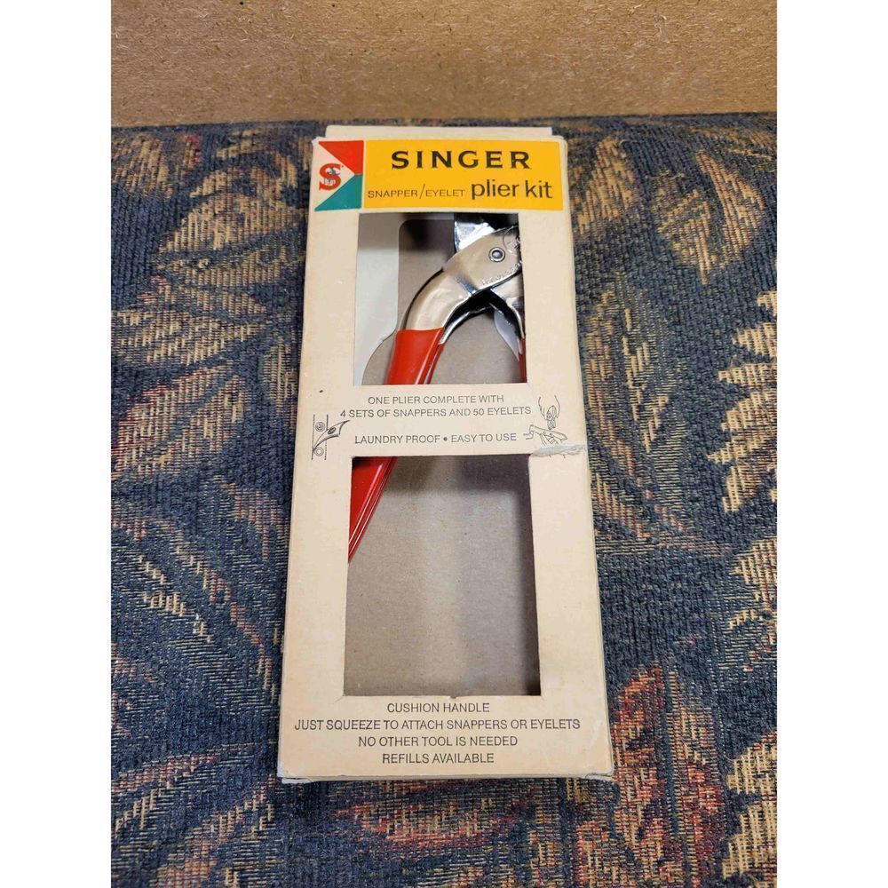 Vintage Singer Snapper/Eyelet Plier Tool